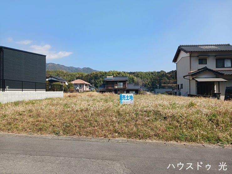 正面写真、南西方向から北東方向を撮影