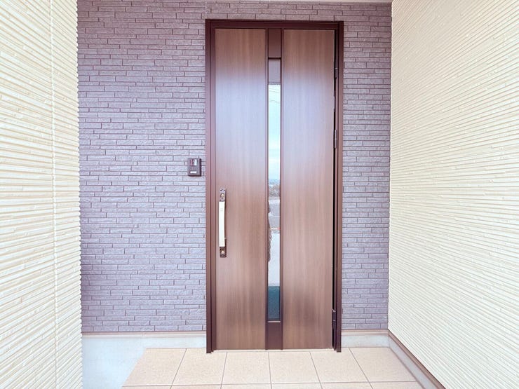 ◇外観から見た玄関☆