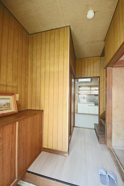 ゆとりある玄関スペース。収納も確保されており、すっきりとした生活動線が実現します。