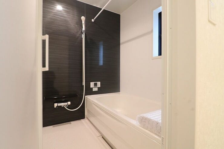 【bath room】
ゆったりと入浴可能な大きさの浴室♪お子様との入浴も楽しめそうですね♪