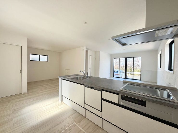 対面キッチンならお子様と会話しながらのお料理も可能♪