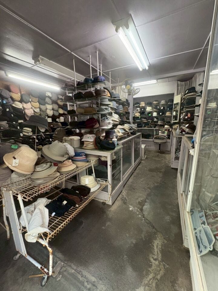 1階店舗部分♪
広さもあるので作業スペースや事務所、物販など様々な用途でご利用可能です!