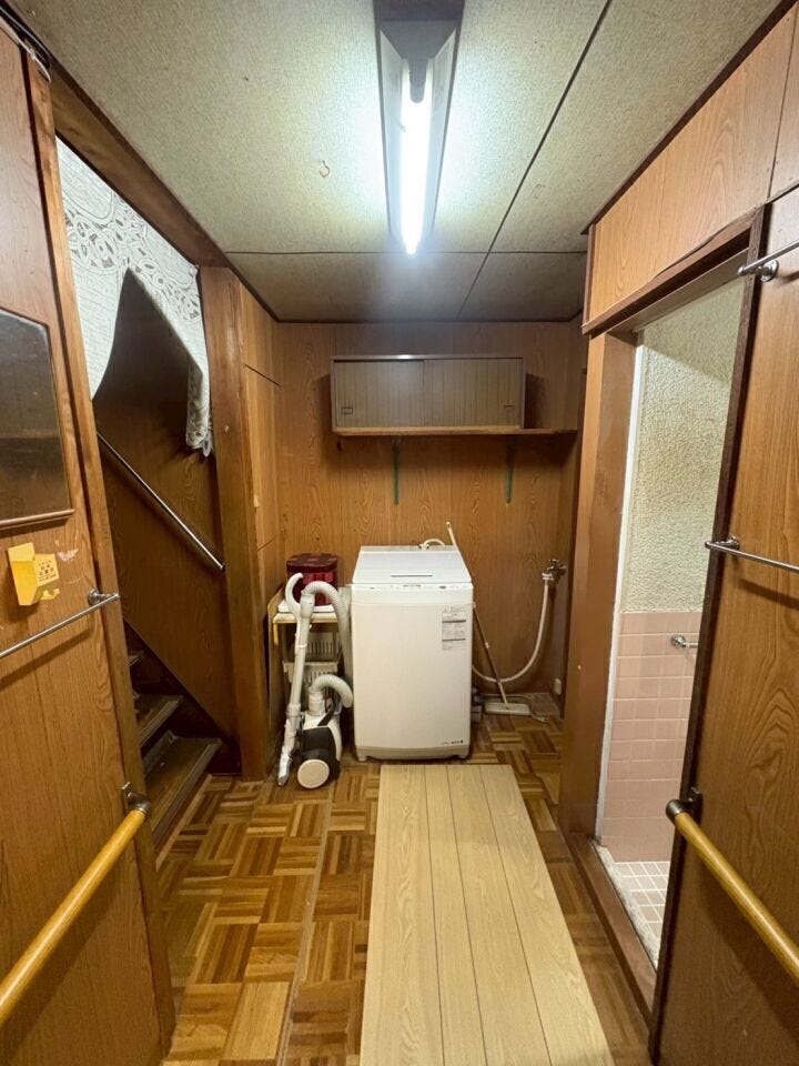 室内に洗濯機置き場あり♪