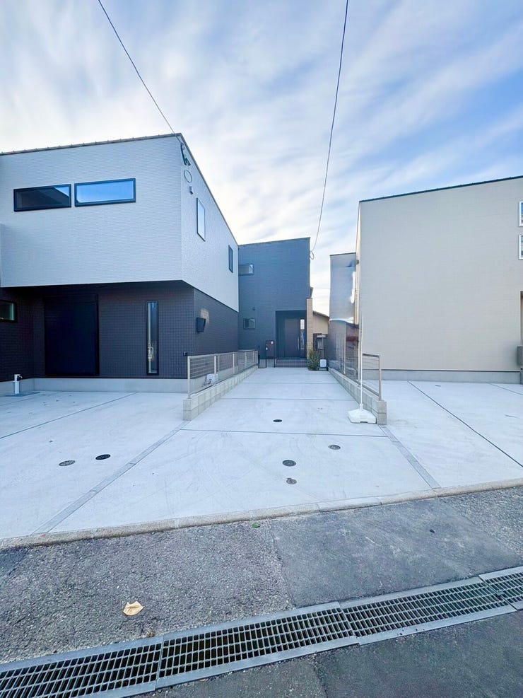 ■所在地:太宰府市通古賀5丁目
■建物構造:木造
■駐車台数:2台
■現況:空
■引渡日:相談