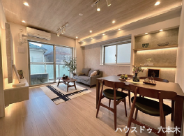 食卓スペースをしっかり確保した使いやすいダイニング。