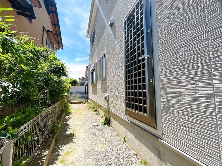 お庭付き住宅。
家庭菜園やガーデニングなども楽しめます◎