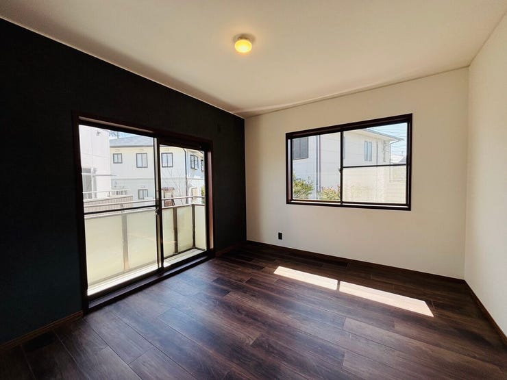 南向き、バルコニー付の6帖洋室はこども部屋にいかがですか?