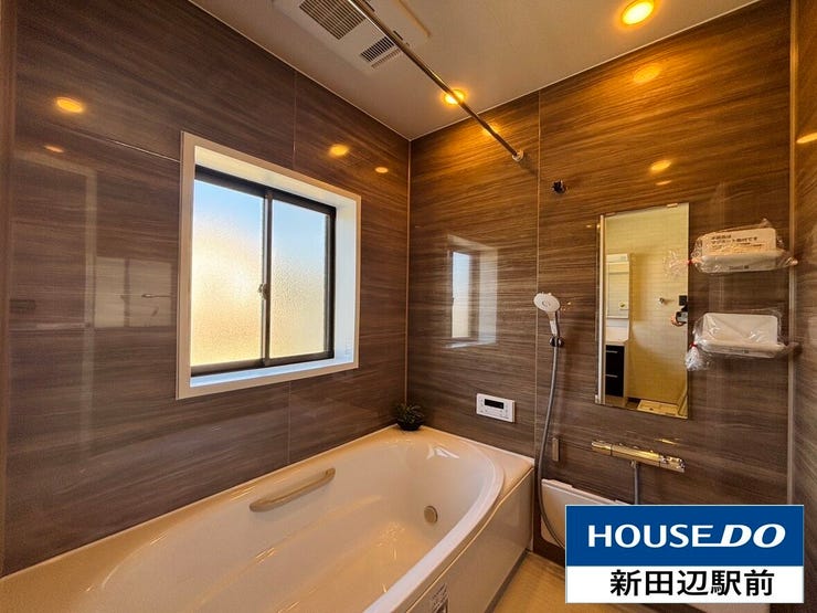 一日の疲れを心地よく癒してくれる浴室には乾燥暖房機がついており雨の日に大活躍。冬の億劫なバスタイムも温かく楽しくなりそうですね。