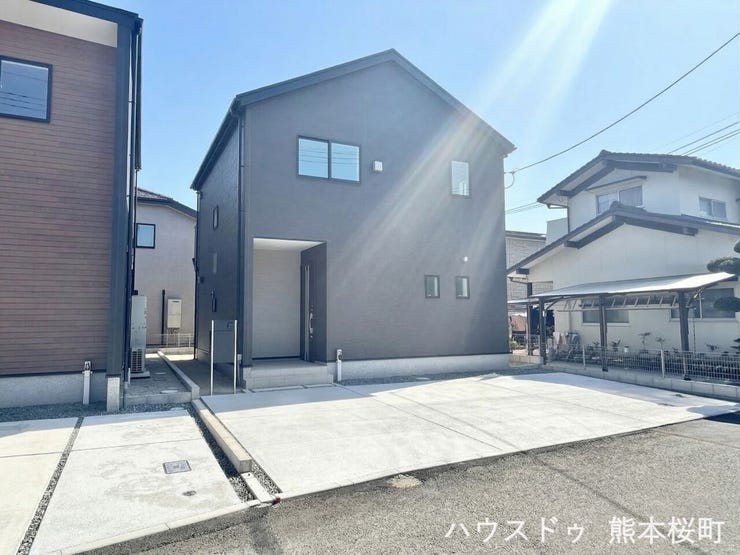 ■車と趣味の幅が広がる場所■単なる駐車スペースではない、洗車やタイヤ交換、DIYにも使える多目的な屋外スペースです。