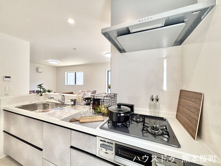 ■家族の「美味しい」が集まる舞台■高い機能性と美しいデザインを両立。料理する人も、待つ人も、笑顔になれる場所です。