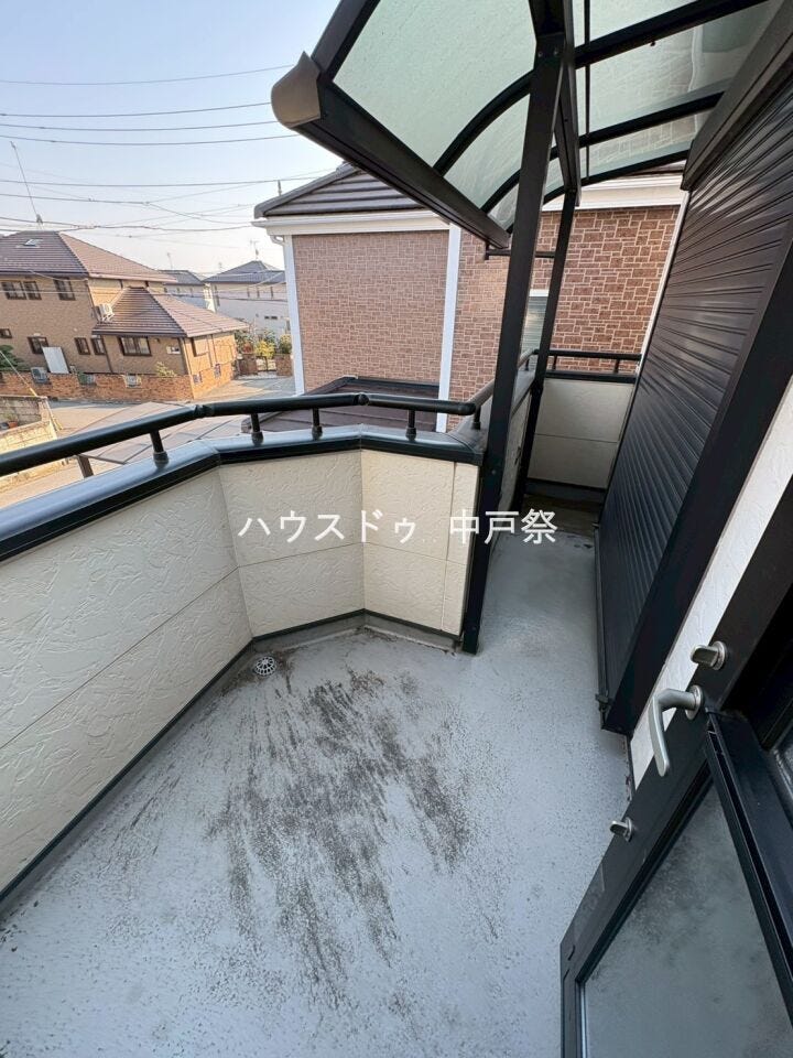 バルコニーも広くお洗濯もの多いときにも助かります☆彡