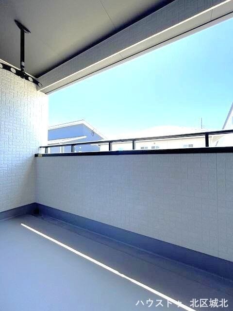 広さのあるバルコニーで洗濯物もたっぷり干せます。
日々の家事が快適に。