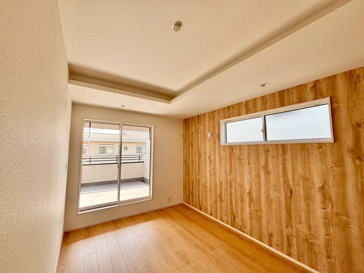 デザイン性の高いアクセントクロスはをおしゃれな空間を演出し、自分好みのスタイルにお部屋をレイアウトしやすいです♪