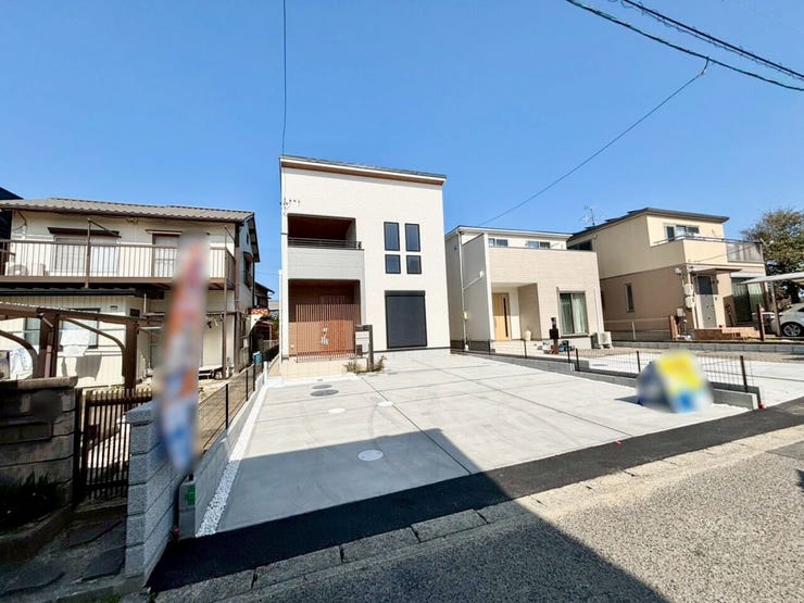 大型車や多くの車両が通行することが少なく、静かで落ち着いた環境が得られます。特に小さなお子さんがいる家庭では安心です!