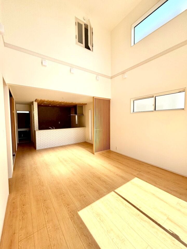 広々としたLDKは、親戚や友達を呼んでもゆとりがあり、楽しい時間を過ごせます♪