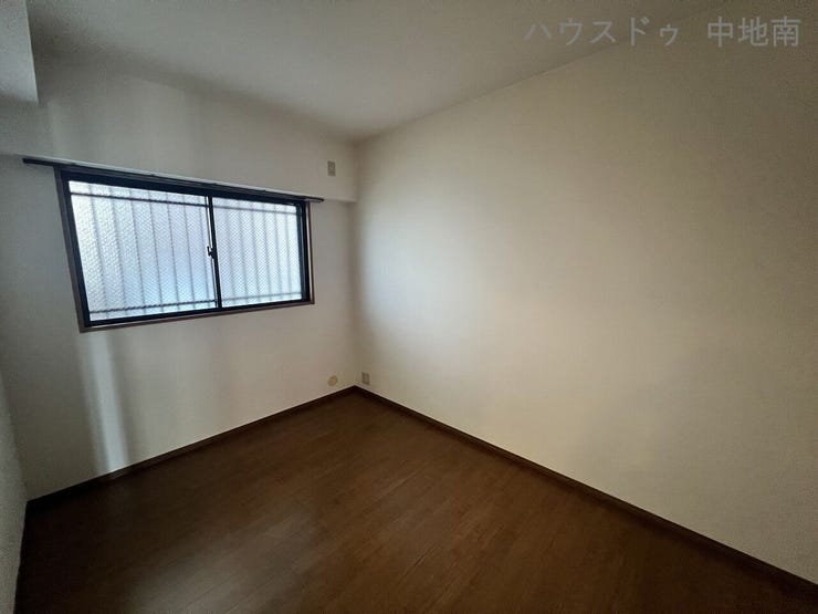 趣味部屋や書斎としても利用できる5帖の洋室♪