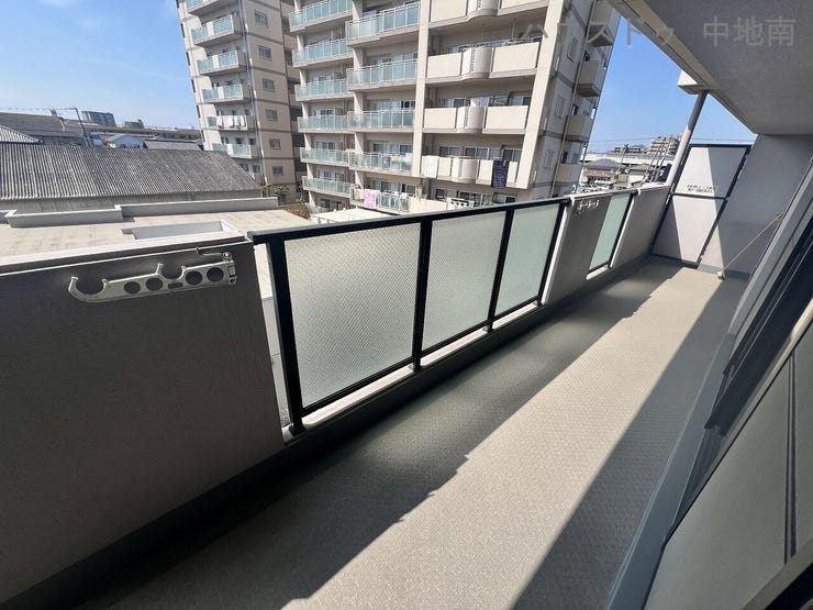 南向きで日当たり良好なワイドバルコニー♪