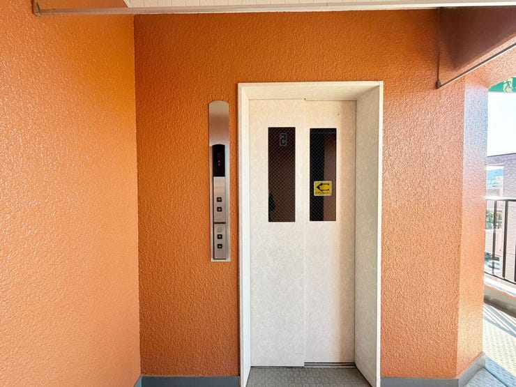 エレベーター付きです♪