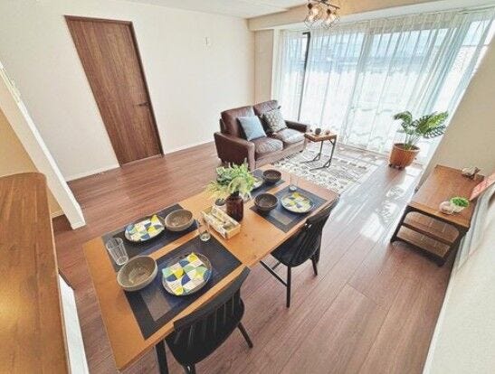 フローリングやクロス張替え済み