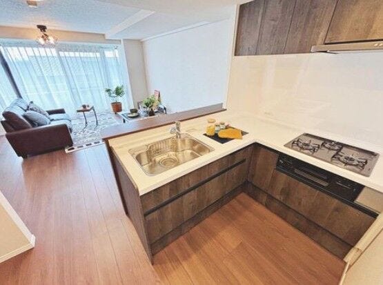 システムキッチンは新品済み