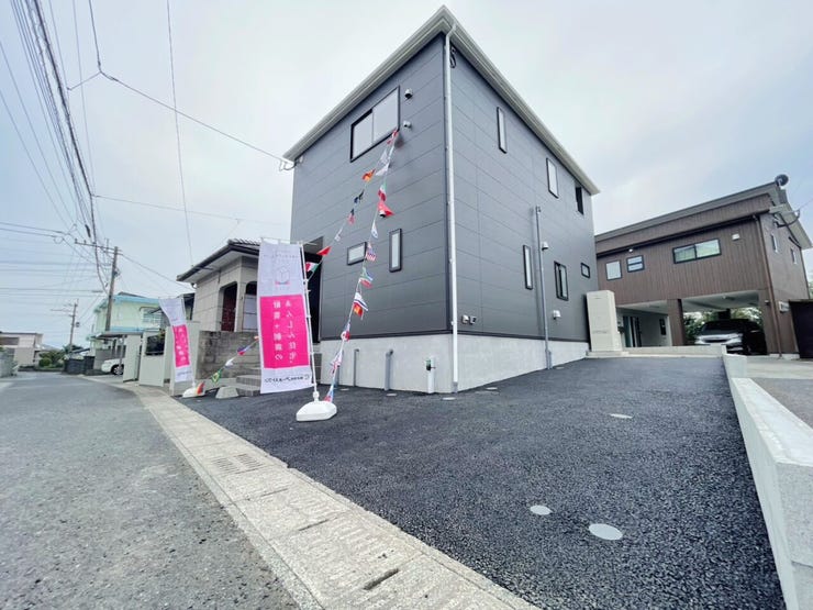 周囲は閑静な住宅街です。