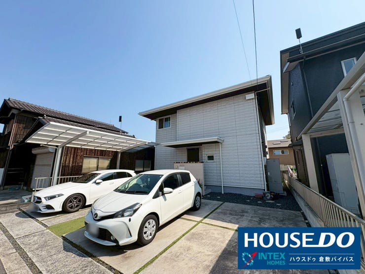 【多目的に使える広々コンクリート敷き】
全面コンクリート敷きなので、泥跳ねの心配もなくお掃除もラクラク♪空いたスペースは自転車置き場にしたりお子様のストライダーの練習場にしたりと活用法も広がります!