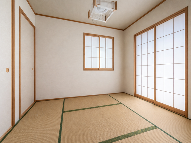 5.25帖和室:リビング隣接でお子様の遊び場としてはもちろん、来客時の寝室としてもお使いいただけます。2面採光で明るいお部屋になっています。