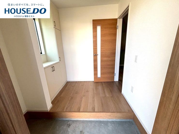 【玄関スッキリ計画】毎日の『いってきます』と『ただいま』の声が響く玄関。出しっぱなしにしたくない荷物もしっかり収納で出来るように収納多めです。