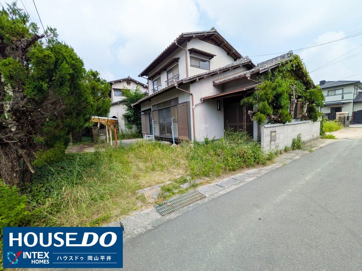【外観】
日当たりが期待できるゆとりの敷地は、こだわりを詰め込んだ注文住宅にぴったり!周辺の緑に包まれた穏やかな環境で、ご家族の理想の暮らしを叶えてみませんか?