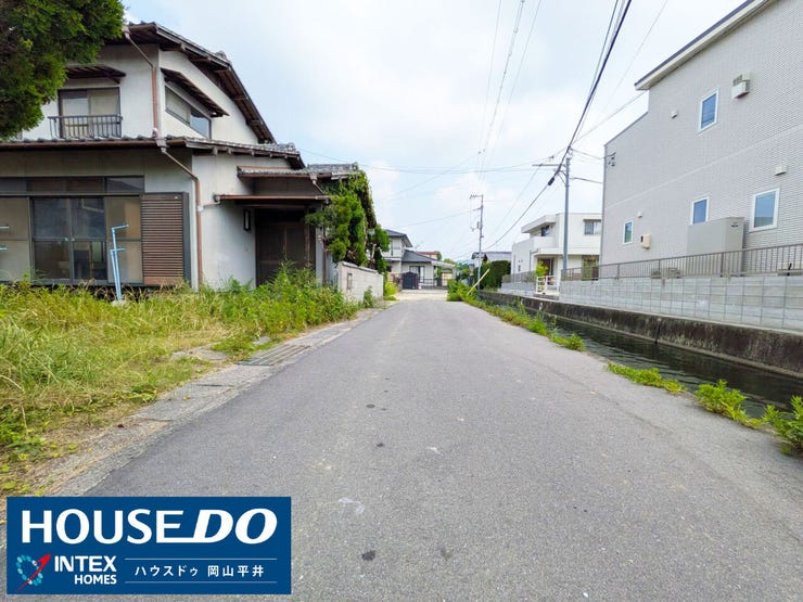 前面道路はスッキリと見通しが良く、お車の運転や駐車もラクラクこなせます!静かで落ち着いた街並みは、小さなお子様がいるご家庭の日常も安心ですね♪