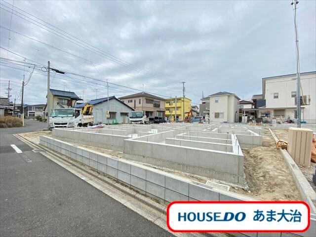 全居室フローリングの幅広い世代に住み良い間取り。
WICやFCLがあり収納力も高いですね。