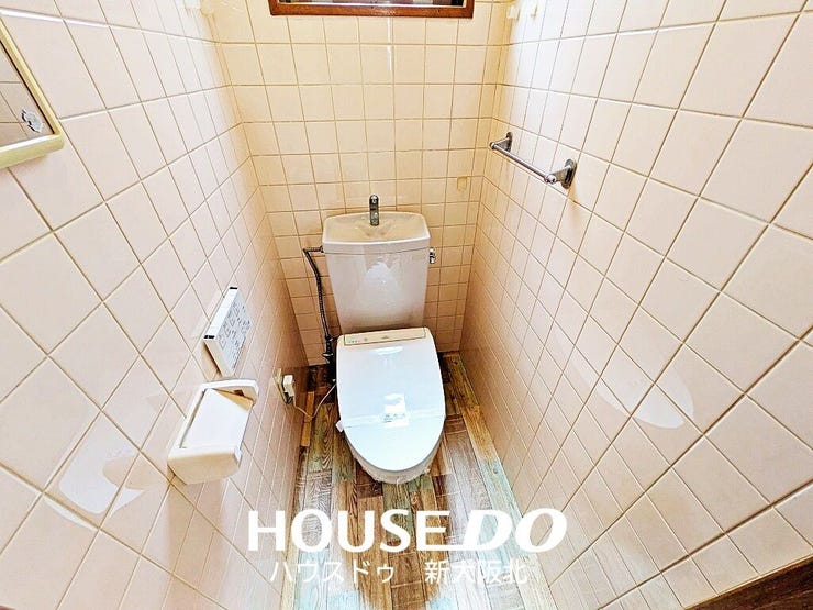 ■1階のトイレです!
■店舗スペースにあるため、事務所用のお手洗いとしてもご使用いただけますよ!