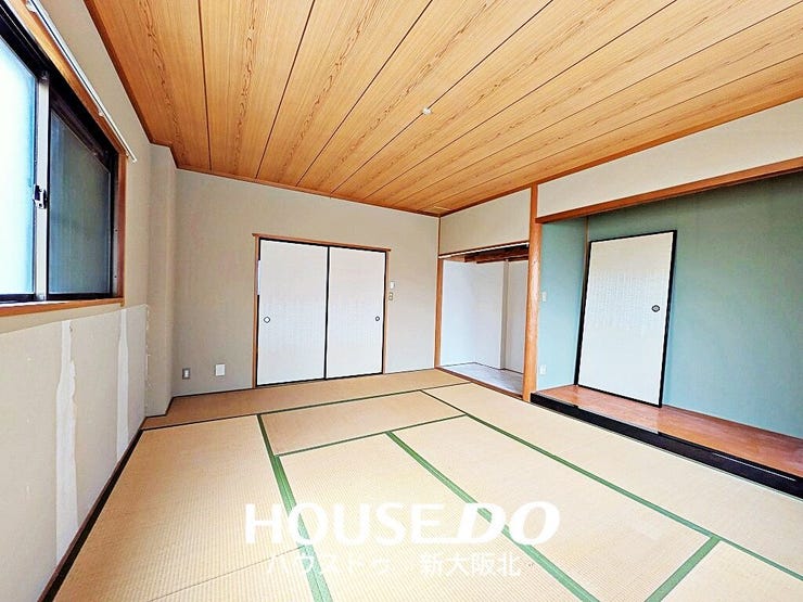 ■3階の大きな和室です!昔ながらの床の間などもあり和の雰囲気が心地よいですね!
■3階には1階から直接行く事ができるため、プライベートも確保されています◎