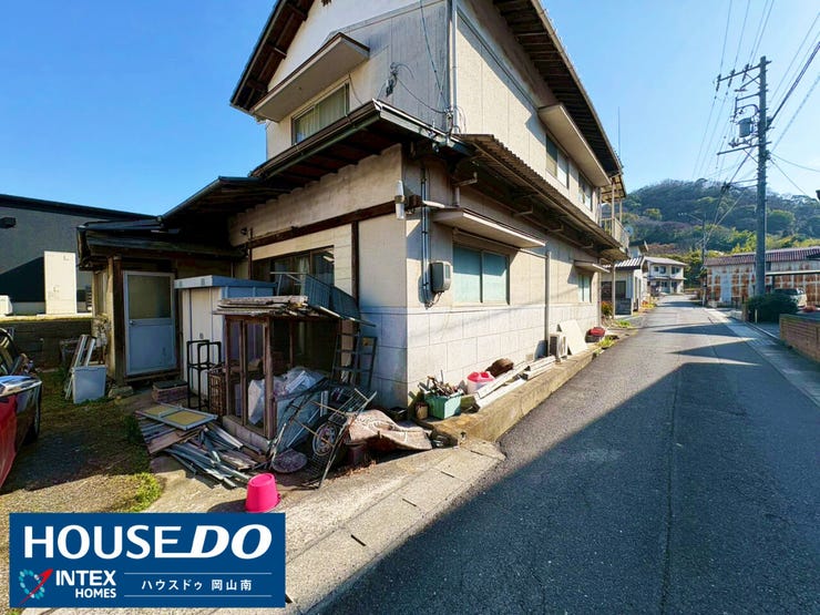 【落ち着いた環境で新しい生活を】
静かで落ち着いた街並みが広がる、心地よい住環境です!穏やかな光が差し込むこの場所で、家族との温かい思い出を刻んでいきませんか?