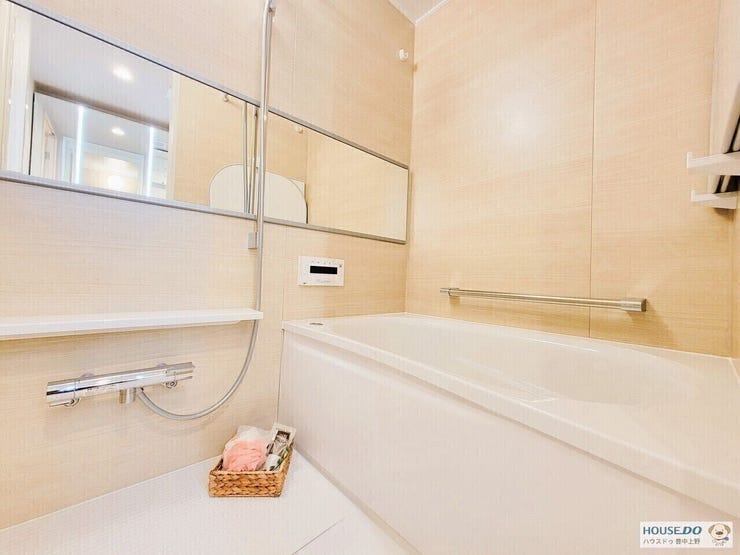 広々とした清潔感のある浴室で、ゆったりとリラックスしたひとときをお過ごしいただけます。