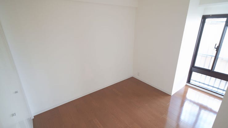 趣味部屋や書斎としても使用可能な4.5帖の洋室♪