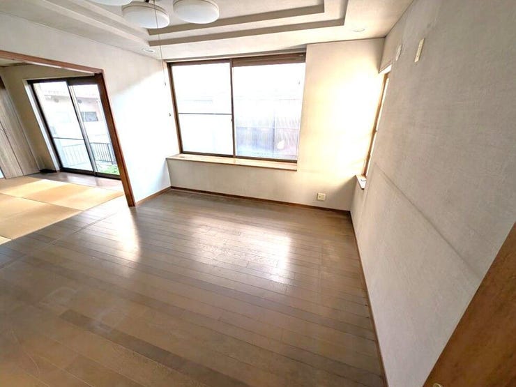 南向きの明るいLDK、個室のようにも使用できますね!