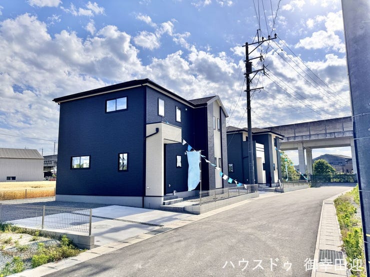■理想を叶える新しい暮らしの舞台■高いデザイン性と機能性を兼ね備えた住まい。ここで、家族の新しい物語が始まります。