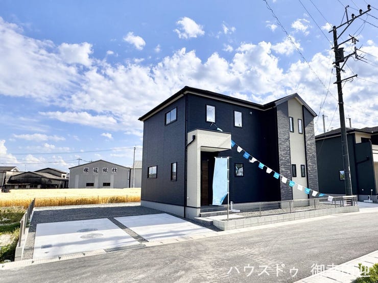 ■車と趣味の幅が広がる場所■単なる駐車スペースではない、洗車やタイヤ交換、DIYにも使える多目的な屋外スペースです。