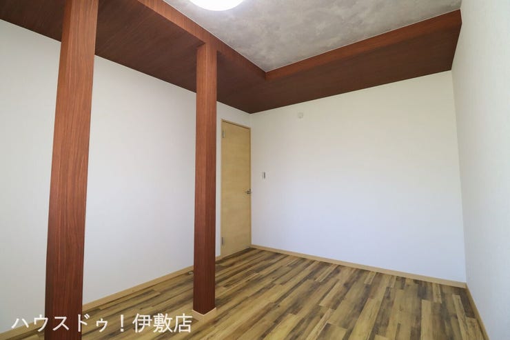西餅田 中古戸建 【洋室4.5帖】
「他社で住宅ローンに落ちてしまった」「車のローンが残っている」など、住宅ローンでお困りの方はぜひ一度弊社までご相談ください。