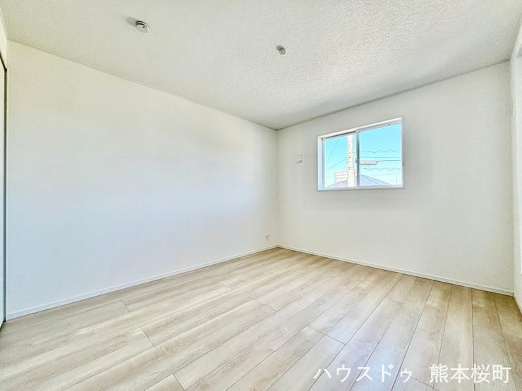 ■2階7.5帖洋室■寝室、書斎、趣味の部屋。家族の成長やライフスタイルに合わせ、様々な使い方ができる快適な空間です。