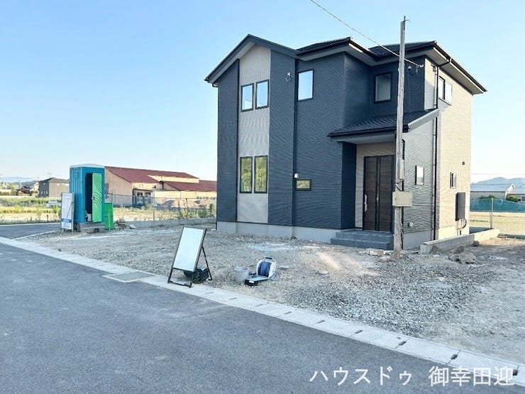 ■車と趣味の幅が広がる場所■単なる駐車スペースではない、洗車やタイヤ交換、DIYにも使える多目的な屋外スペースです。