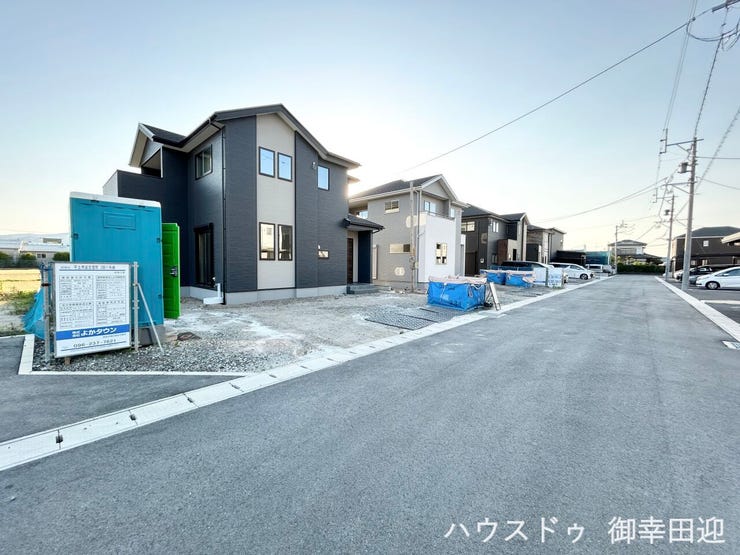 ■理想を叶える新しい暮らしの舞台■高いデザイン性と機能性を兼ね備えた住まい。ここで、家族の新しい物語が始まります。