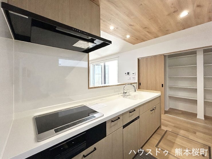 ■家族の「美味しい」が集まる舞台■高い機能性と美しいデザインを両立。料理する人も、待つ人も、笑顔になれる場所です。