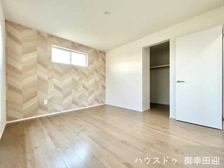 ■2階7帖洋室■心からリラックスできる静けさ、上質な眠りで、毎日をリセットします。明日への活力を養う空間です。