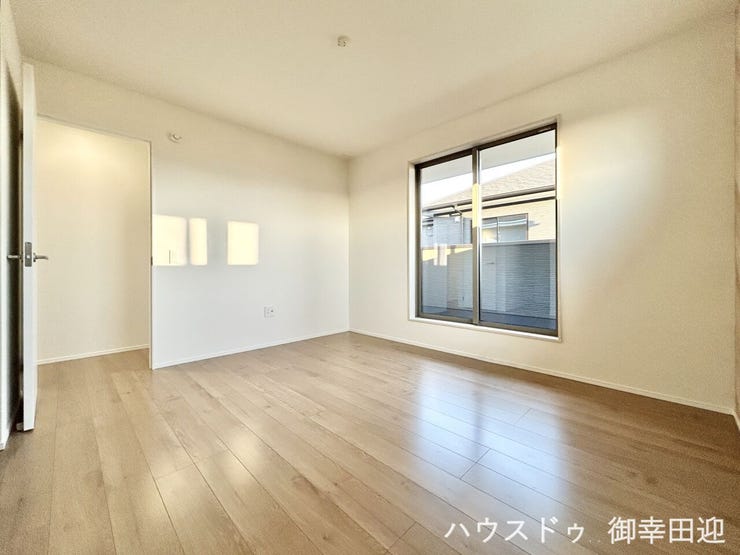 ■2階7帖洋室■心からリラックスできる静けさ、上質な眠りで、毎日をリセットします。明日への活力を養う空間です。