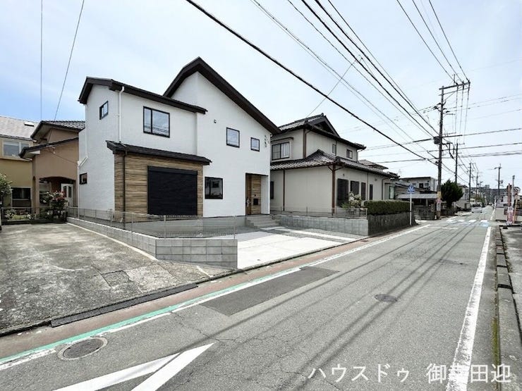 ■理想を叶える新しい暮らしの舞台■高いデザイン性と機能性を兼ね備えた住まい。ここで、家族の新しい物語が始まります。
