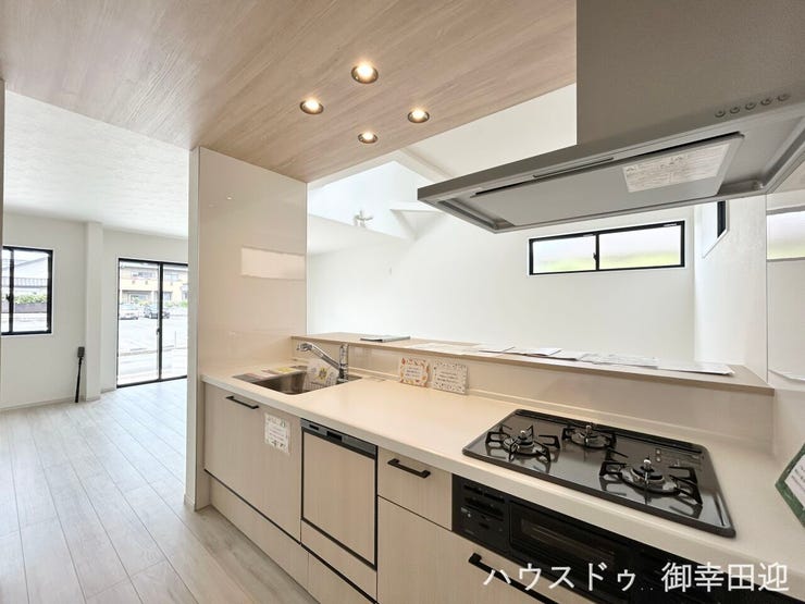 ■家族の「美味しい」が集まる舞台■高い機能性と美しいデザインを両立。料理する人も、待つ人も、笑顔になれる場所です。