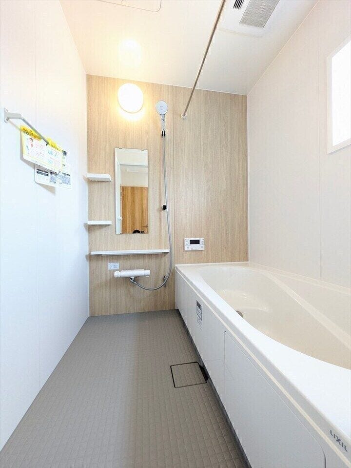 【同社施工例】優しいトーンのカラーでまとめたバスルーム。一日の疲れをゆったり癒せそうです