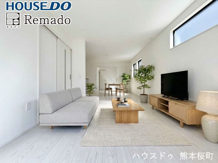 【リビング】
■家族の笑顔が集う中心地■お気に入りの家具を迎え、窓からは心地の良い光が差し込みます。※CGで家具を配置しています。